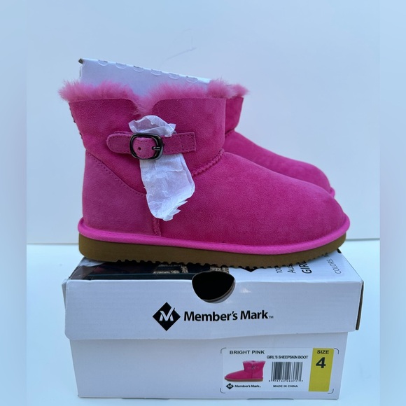 NIB Member's Mark Short Sheepskin Buckle Boots Girl's Size 4 Pink - Picture 1 of 7